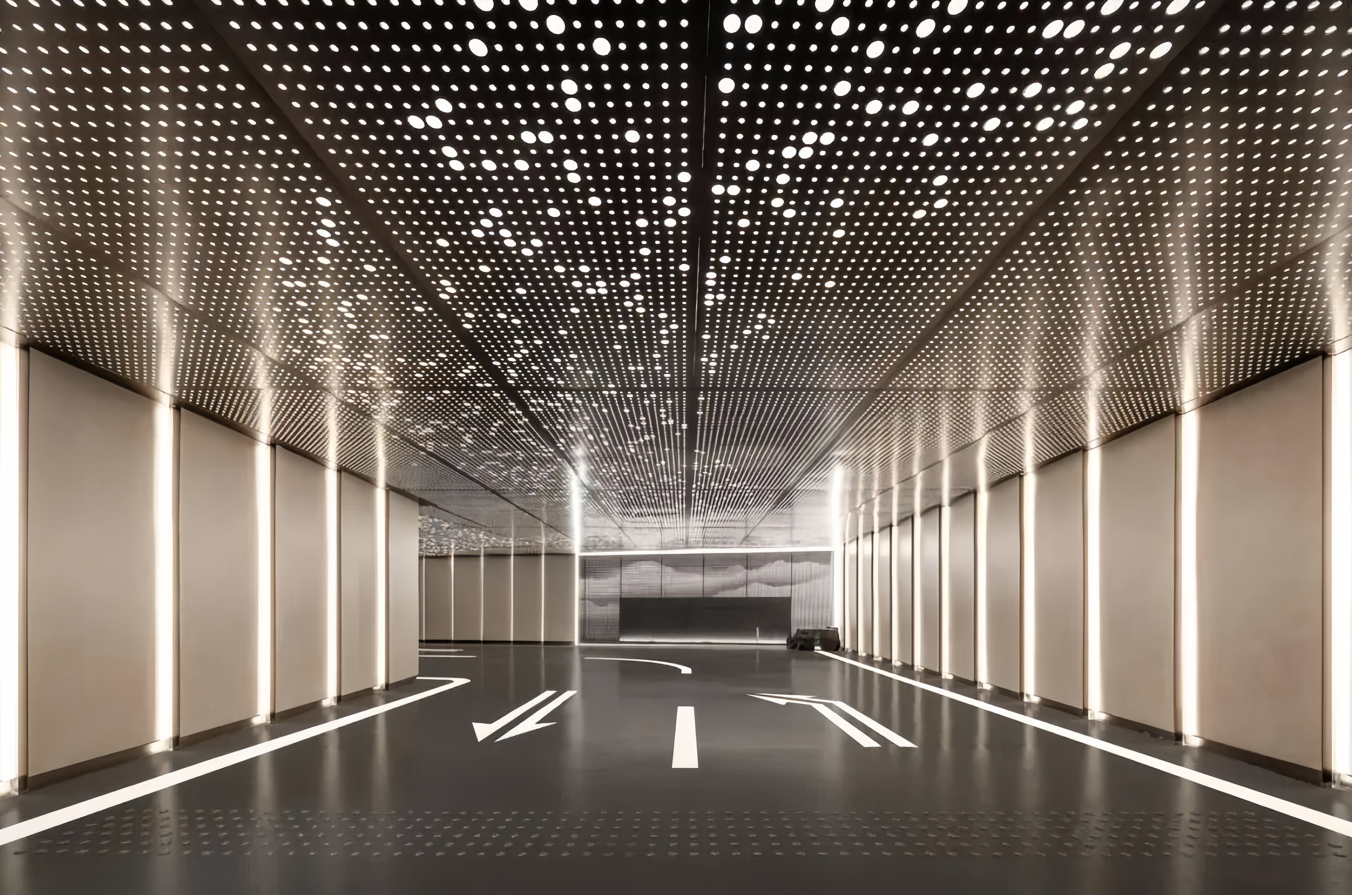 Diferentes tipos de tiras indicadoras táctiles direccionales