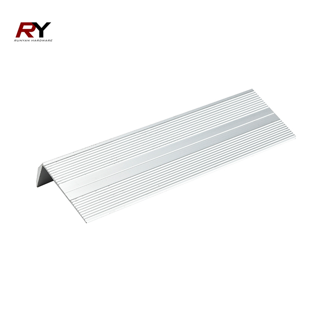 Perfiles de mamperlán para escaleras: imprescindibles para escaleras seguras y elegantes